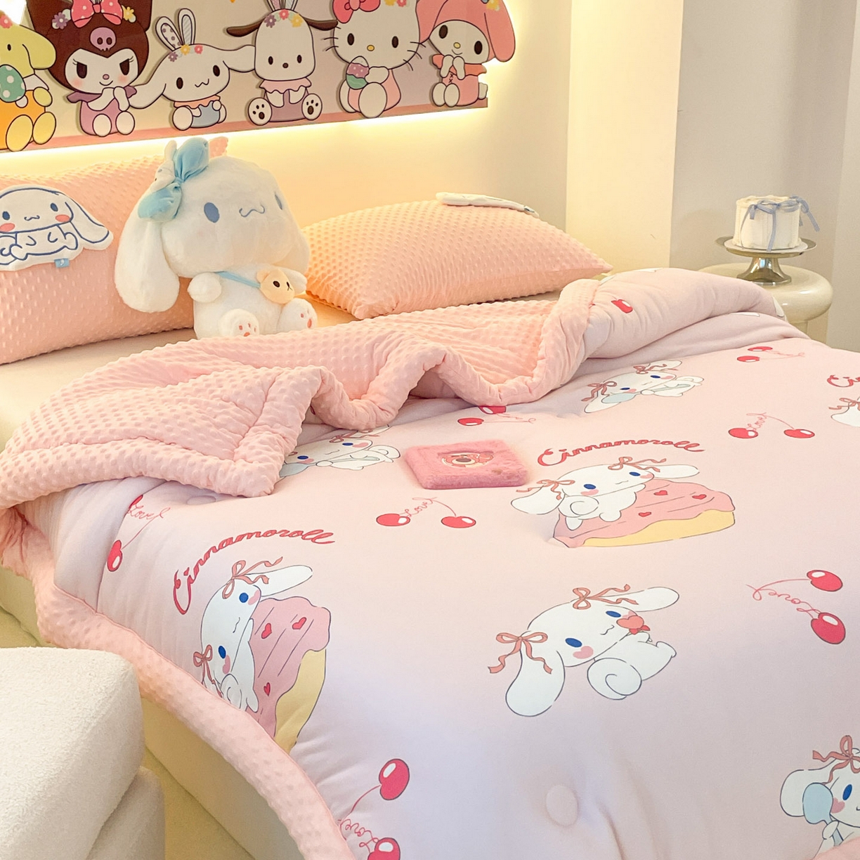 91家纺网 家纺一手货源 找家纺 花满路 2025新款儿童秋冬豆豆被 樱桃大耳狗