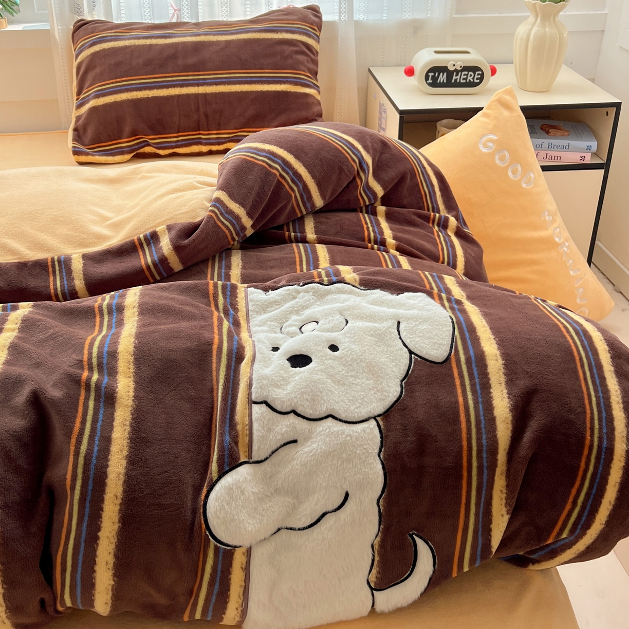 91家纺网 家纺一手货源 找家纺 （总）忆生活 2025新款秋冬高克重牛奶绒贴布绣四件套