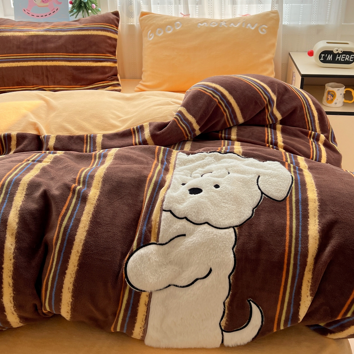 忆生活 2025新款秋冬高克重牛奶绒贴布绣四件套 条纹狗狗-咖