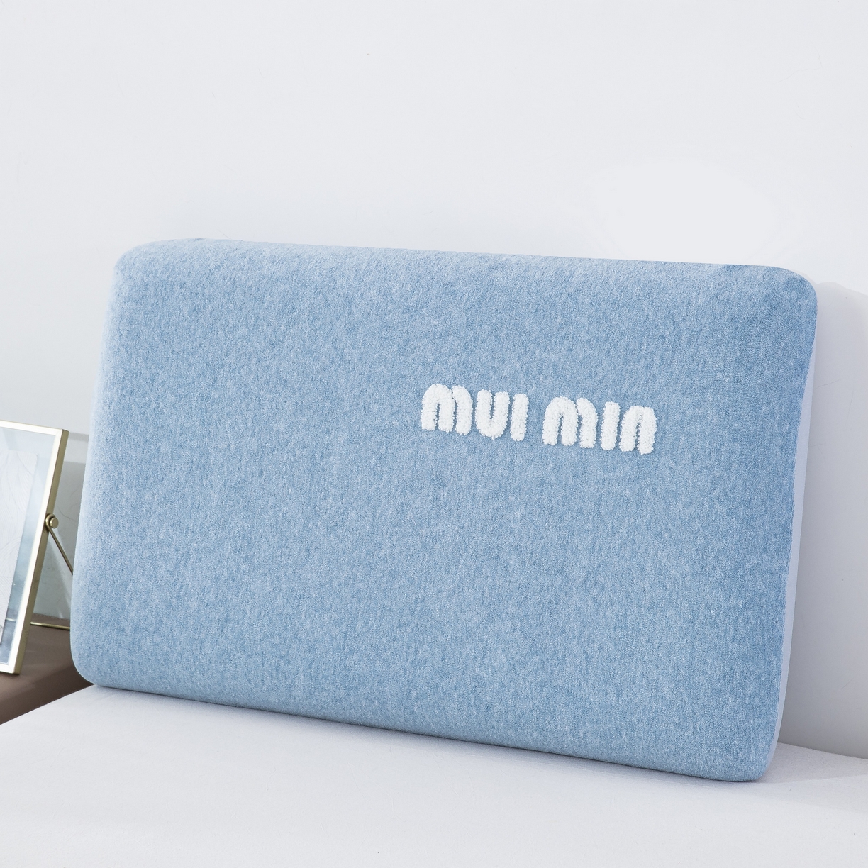 91家纺网 家纺一手货源 找家纺 （总）大黄蜂家居家纺 2025新款毛巾绣仿羊绒星球面包记忆枕套