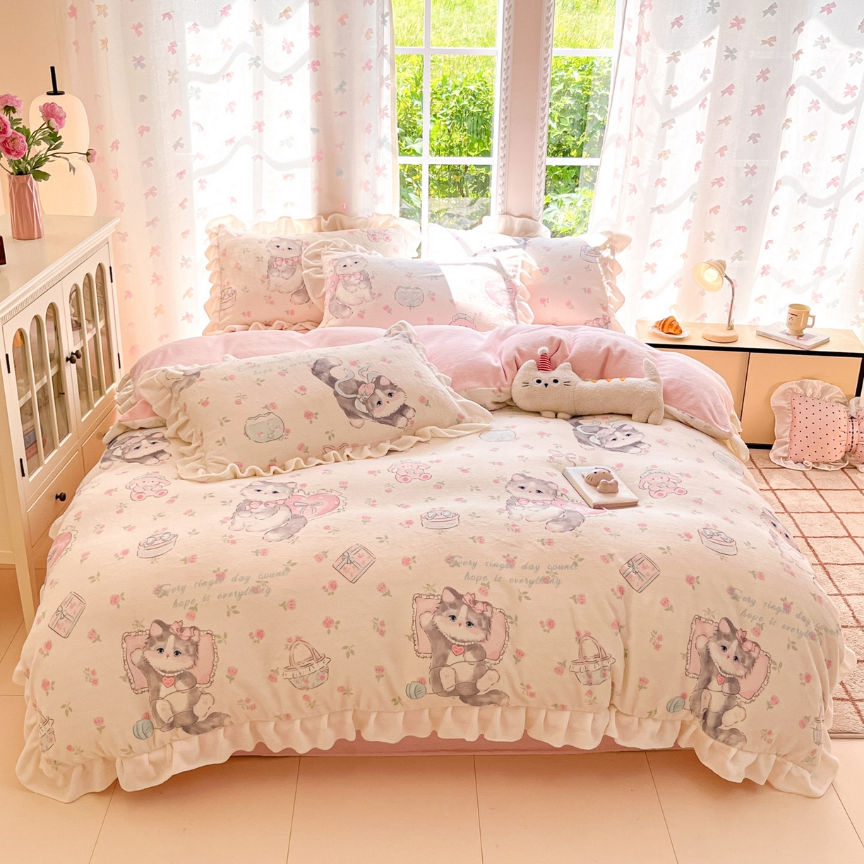 91家纺网 家纺一手货源 找家纺 慕澄2025新款小版印花床裙款乳胶凉席凉感丝夏被四件套 音乐会