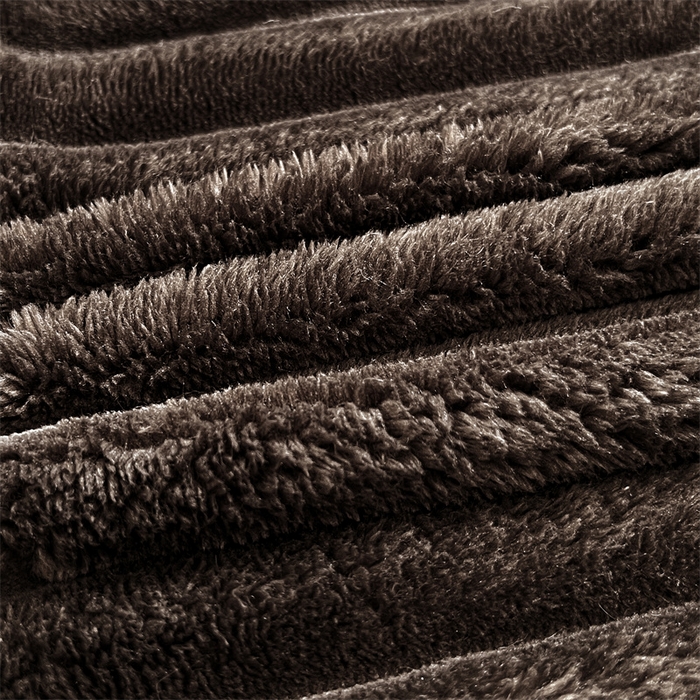 91家纺网 家纺一手货源 找家纺 圣比熊 2025新款法莱绒抱枕套法兰绒枕套宿舍枕芯套兔毛绒30x50枕头套-抽条 法莱绒抽条-咖啡色