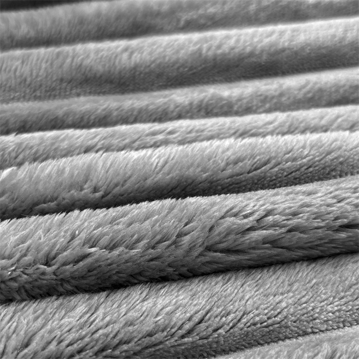 91家纺网 家纺一手货源 找家纺 圣比熊 2025新款法莱绒抱枕套法兰绒枕套宿舍枕芯套兔毛绒30x50枕头套-抽条 法莱绒抽条-烟雨灰