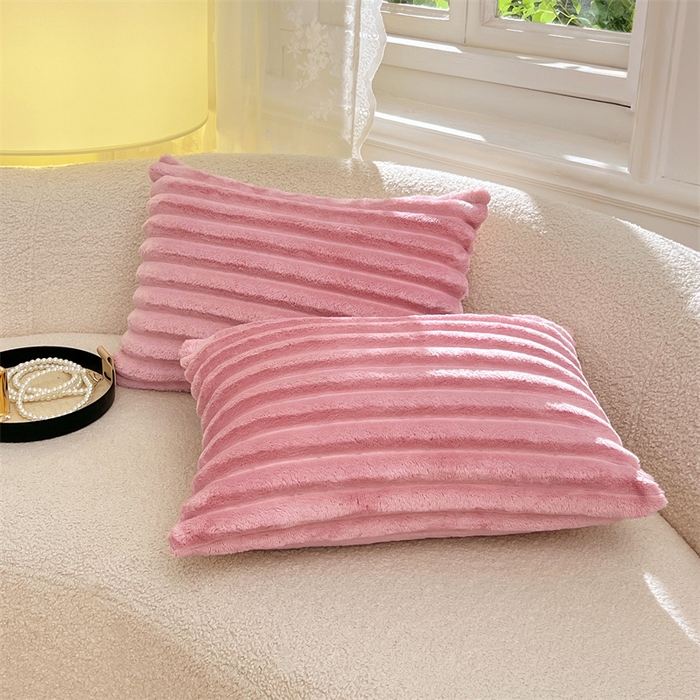 91家纺网 家纺一手货源 找家纺 圣比熊 2025新款法莱绒抱枕套法兰绒枕套宿舍枕芯套兔毛绒30x50枕头套-抽条 法莱绒抽条-云梦粉