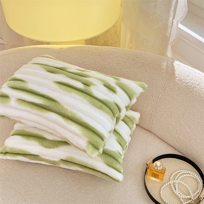 91家纺网 家纺一手货源 找家纺 圣比熊 2025新款法莱绒抱枕套法兰绒枕套宿舍枕芯套兔毛绒30x50枕头套-抽条 法莱绒抽条-梦幻果绿