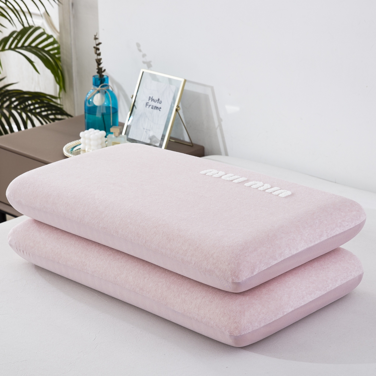 大黄蜂家居家纺 2025新款毛巾绣仿羊绒星球面包记忆枕套 多巴胺粉