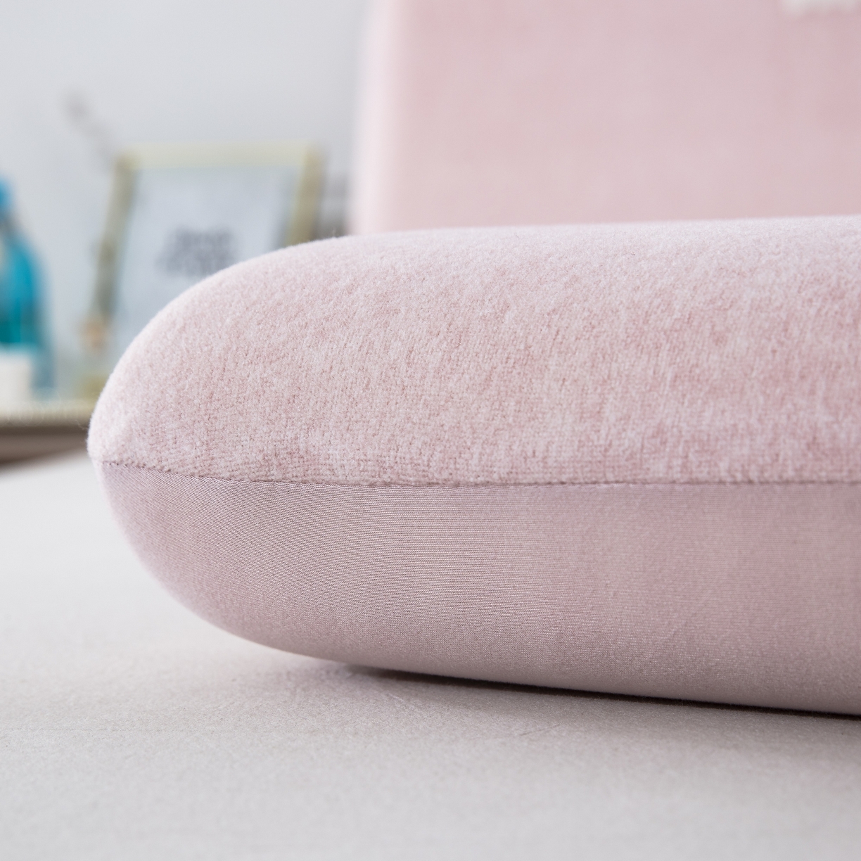 91家纺网 家纺一手货源 找家纺 大黄蜂家居家纺 2025新款毛巾绣仿羊绒星球面包记忆枕套 多巴胺粉