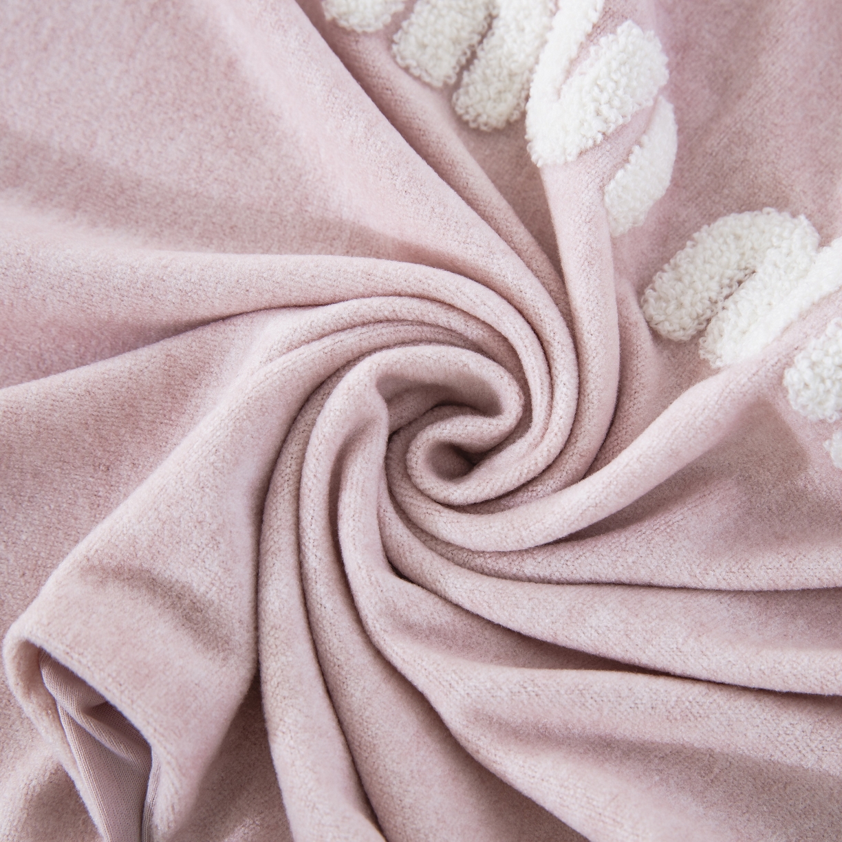 91家纺网 家纺一手货源 找家纺 大黄蜂家居家纺 2025新款毛巾绣仿羊绒星球面包记忆枕套 多巴胺粉