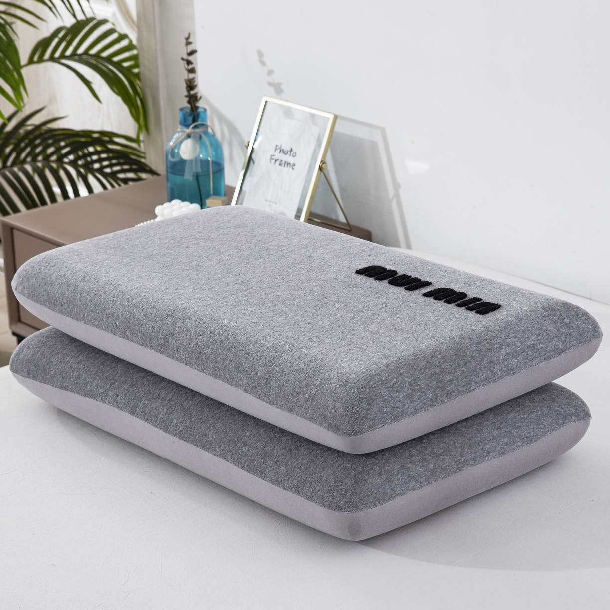 大黄蜂家居家纺 2025新款毛巾绣仿羊绒星球面包记忆枕套 多巴胺灰