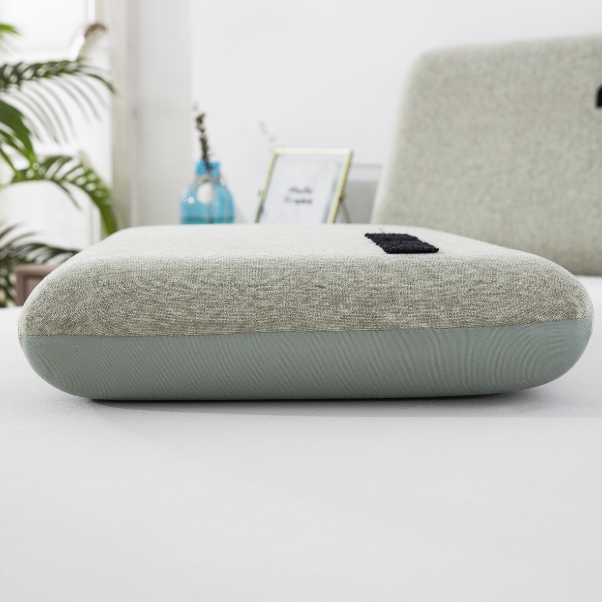 91家纺网 家纺一手货源 找家纺 大黄蜂家居家纺 2025新款毛巾绣仿羊绒星球面包记忆枕套 多巴胺绿