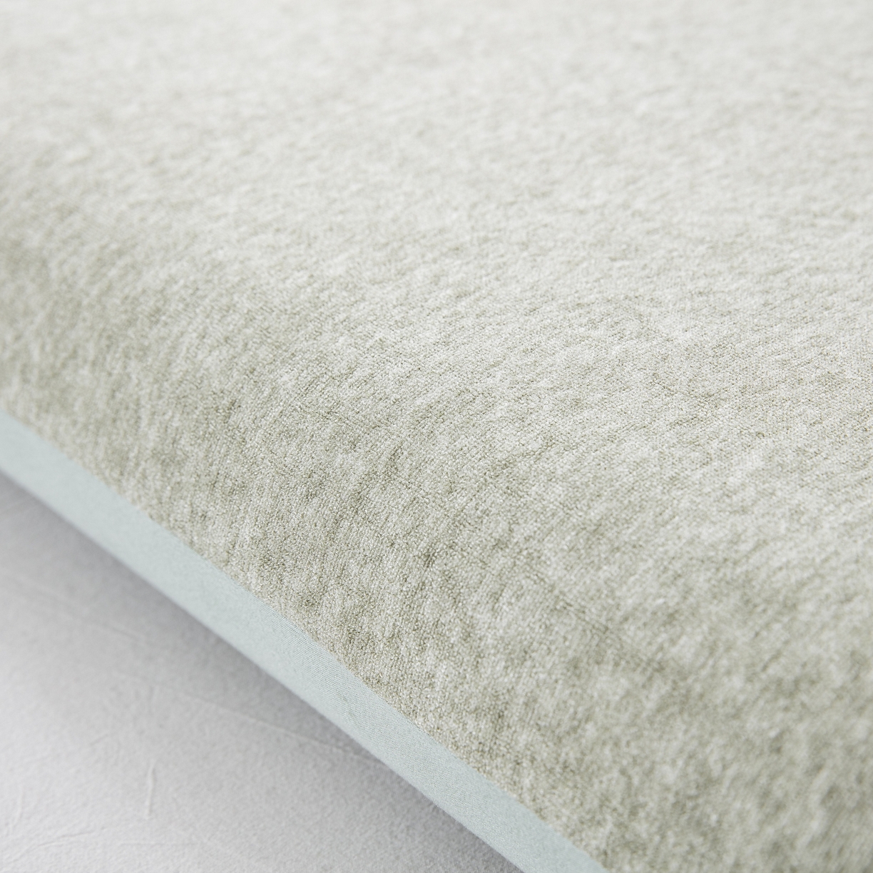 91家纺网 家纺一手货源 找家纺 大黄蜂家居家纺 2025新款毛巾绣仿羊绒星球面包记忆枕套 多巴胺绿