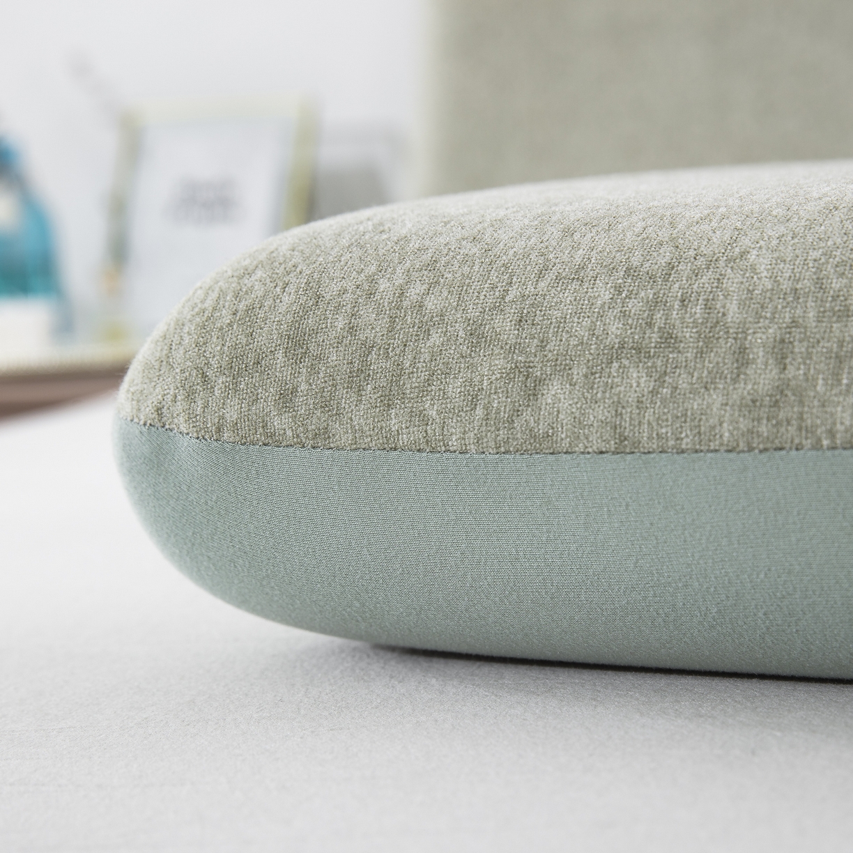 91家纺网 家纺一手货源 找家纺 大黄蜂家居家纺 2025新款毛巾绣仿羊绒星球面包记忆枕套 多巴胺绿