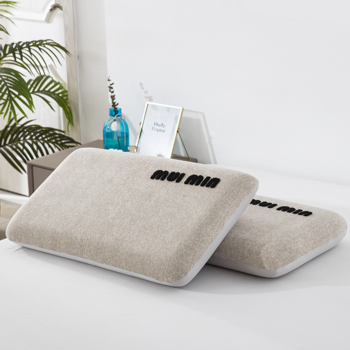 大黄蜂家居家纺 2025新款毛巾绣仿羊绒星球面包记忆枕套 多巴胺驼