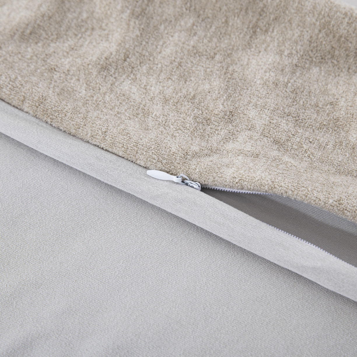 91家纺网 家纺一手货源 找家纺 大黄蜂家居家纺 2025新款毛巾绣仿羊绒星球面包记忆枕套 多巴胺驼