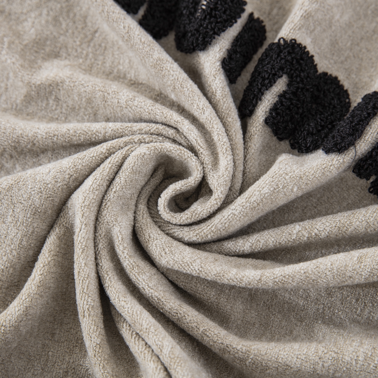 91家纺网 家纺一手货源 找家纺 大黄蜂家居家纺 2025新款毛巾绣仿羊绒星球面包记忆枕套 多巴胺驼