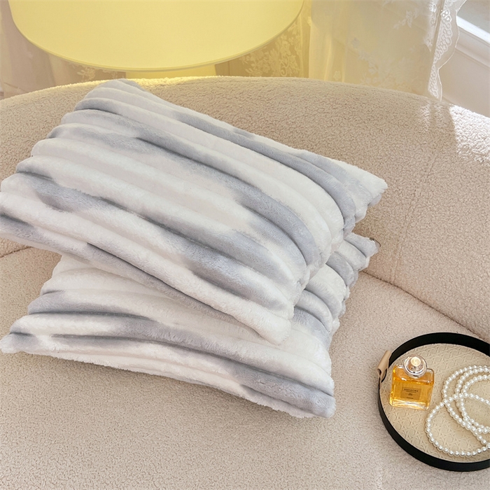 91家纺网 家纺一手货源 找家纺 圣比熊 2025新款法莱绒抱枕套法兰绒枕套宿舍枕芯套兔毛绒30x50枕头套-抽条 法莱绒抽条-梦幻浅灰