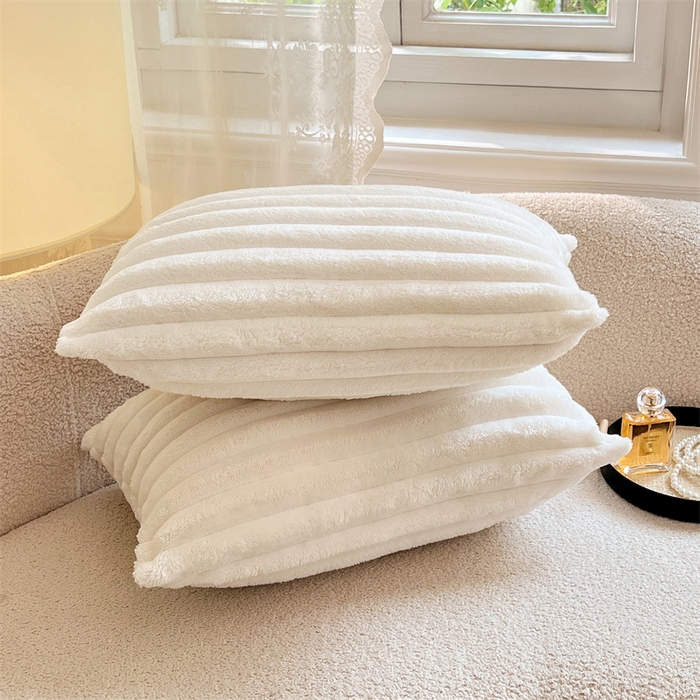 91家纺网 家纺一手货源 找家纺 圣比熊 2025新款法莱绒抱枕套法兰绒枕套宿舍枕芯套兔毛绒30x50枕头套-抽条 法莱绒抽条-晨曦白