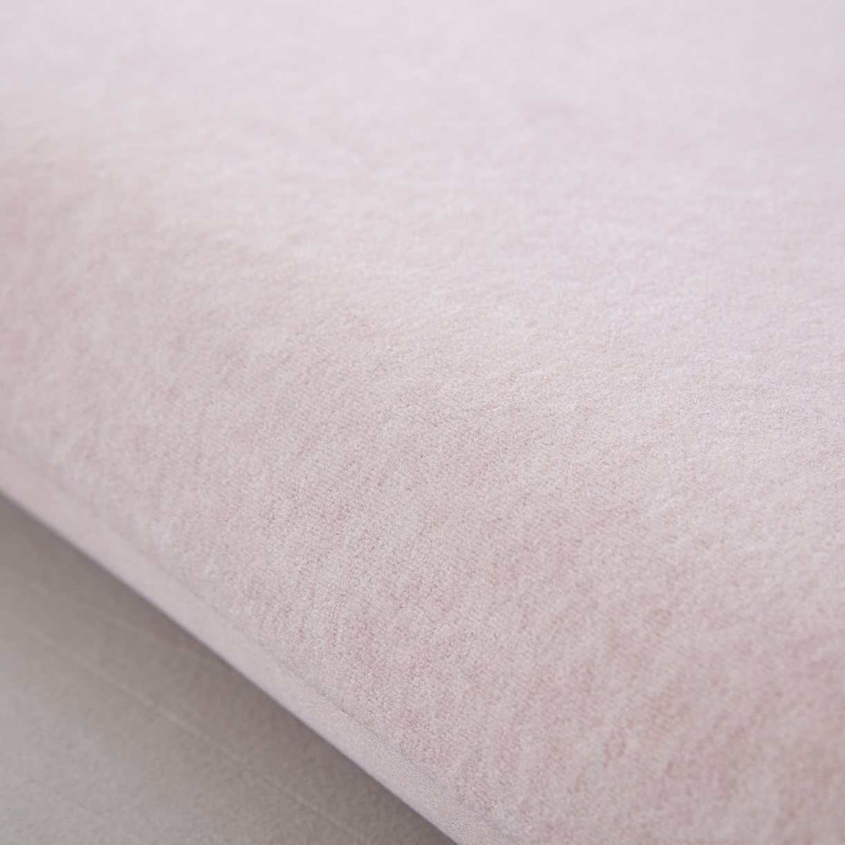 91家纺网 家纺一手货源 找家纺 大黄蜂家居家纺 2025新款毛巾绣仿羊绒星球面包记忆枕套 小猫粉