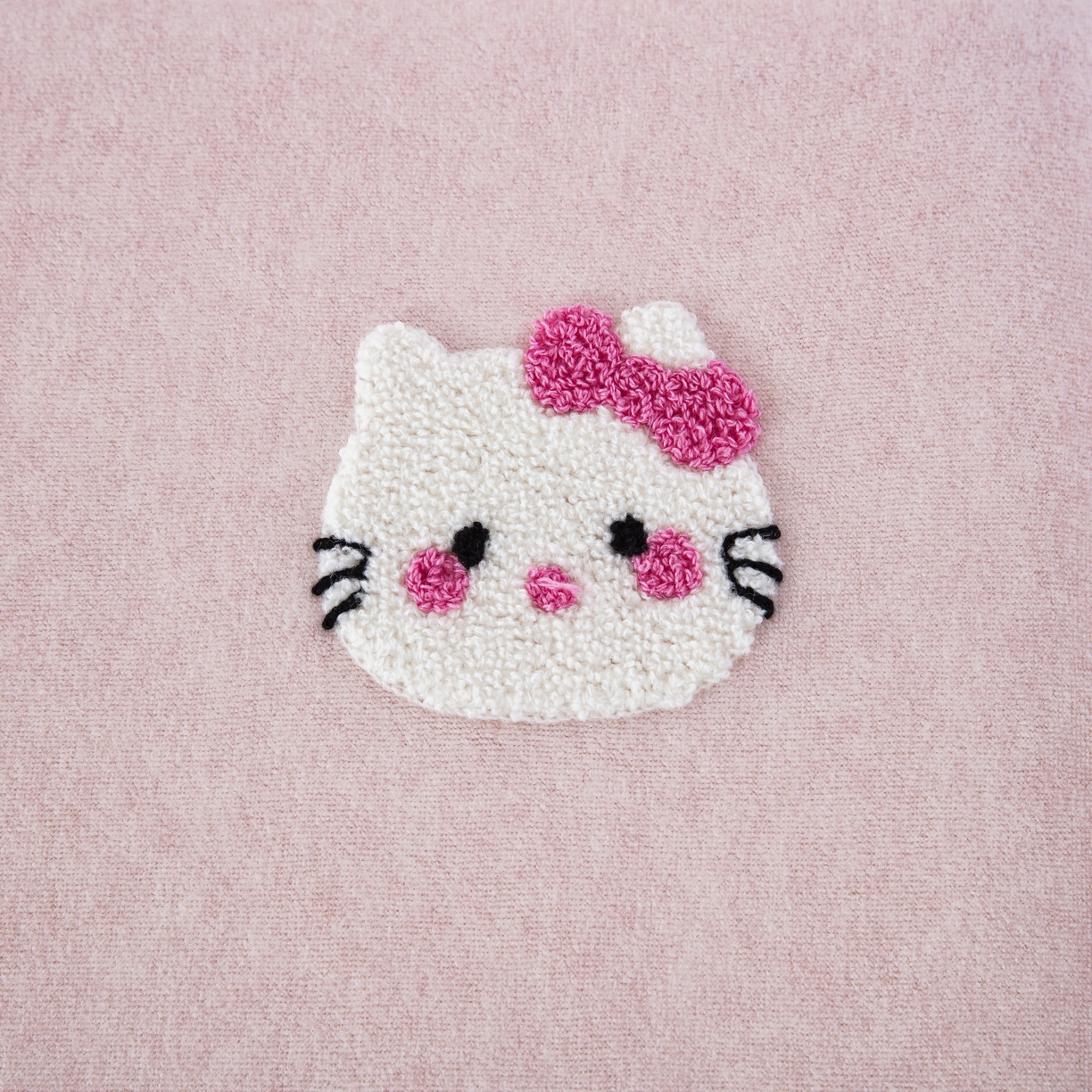 91家纺网 家纺一手货源 找家纺 大黄蜂家居家纺 2025新款毛巾绣仿羊绒星球面包记忆枕套 小猫粉