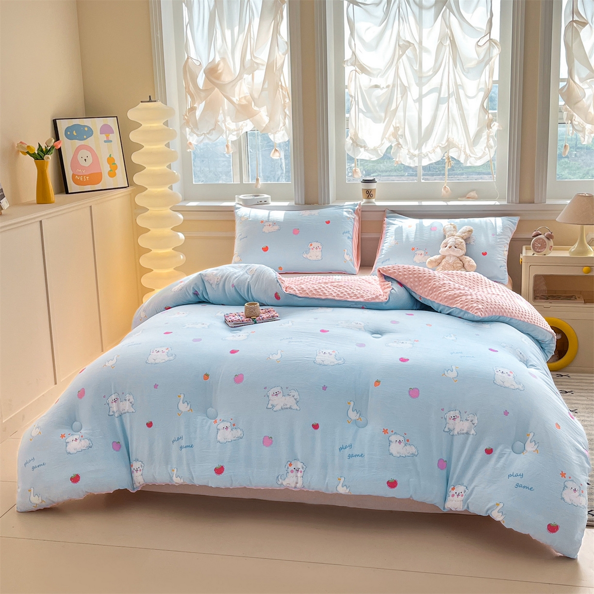 91家纺网 家纺一手货源 找家纺 盛秋家纺 2025新款A类水洗棉水晶绒豆豆被被子被芯 甜心猫+蝴蝶粉