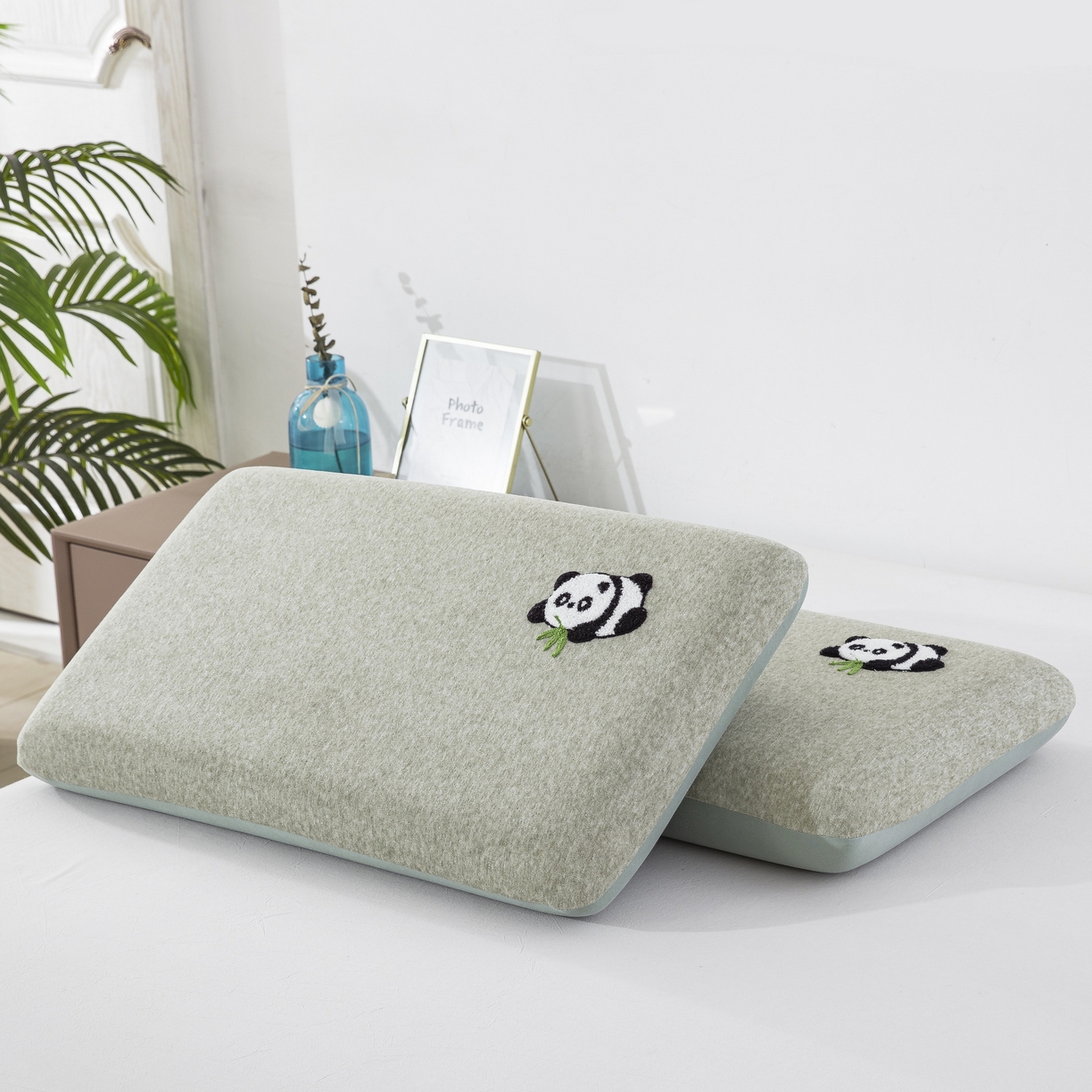 91家纺网 家纺一手货源 找家纺 大黄蜂家居家纺 2025新款毛巾绣仿羊绒星球面包记忆枕套 熊猫绿