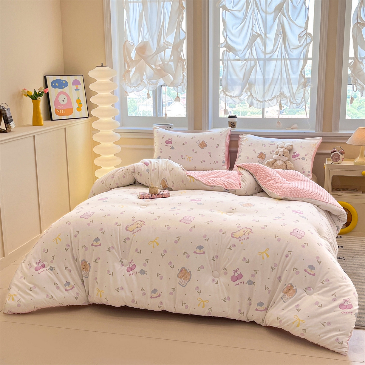 91家纺网 家纺一手货源 找家纺 盛秋家纺 2025新款A类水洗棉水晶绒豆豆被被子被芯 花满天+蝴蝶粉