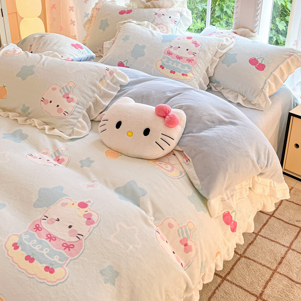 91家纺网 家纺一手货源 找家纺 慕澄家居 2025新款花边款牛奶绒印花四件套 花边款-蛋糕猫咪