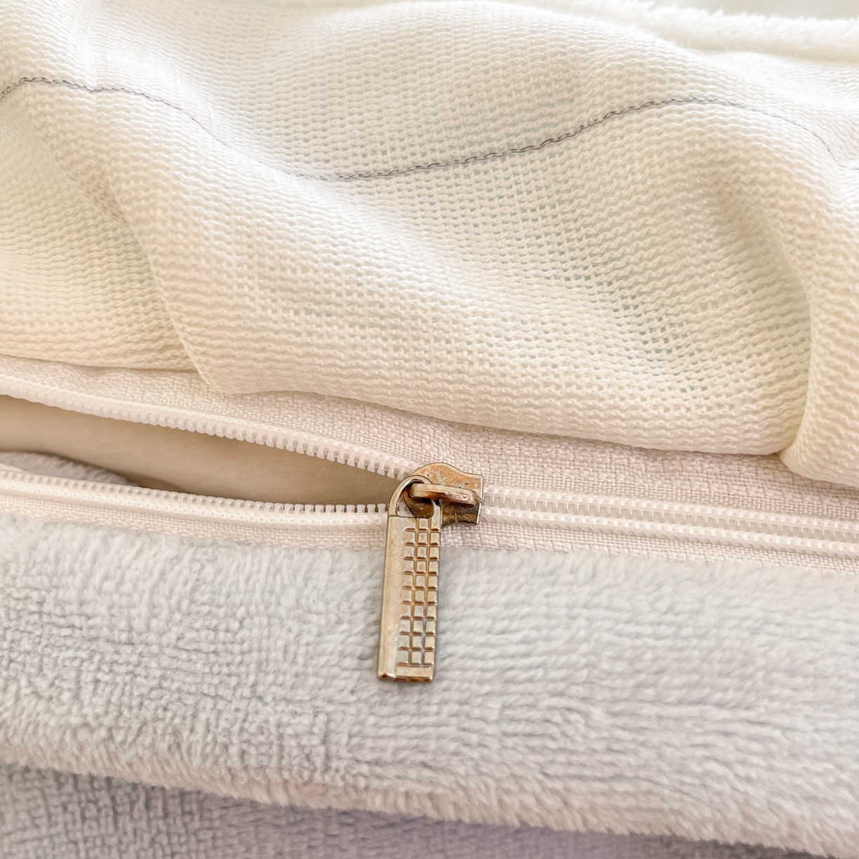 91家纺网 家纺一手货源 找家纺 慕澄家居 2025新款花边款牛奶绒印花四件套 花边款-蛋糕猫咪