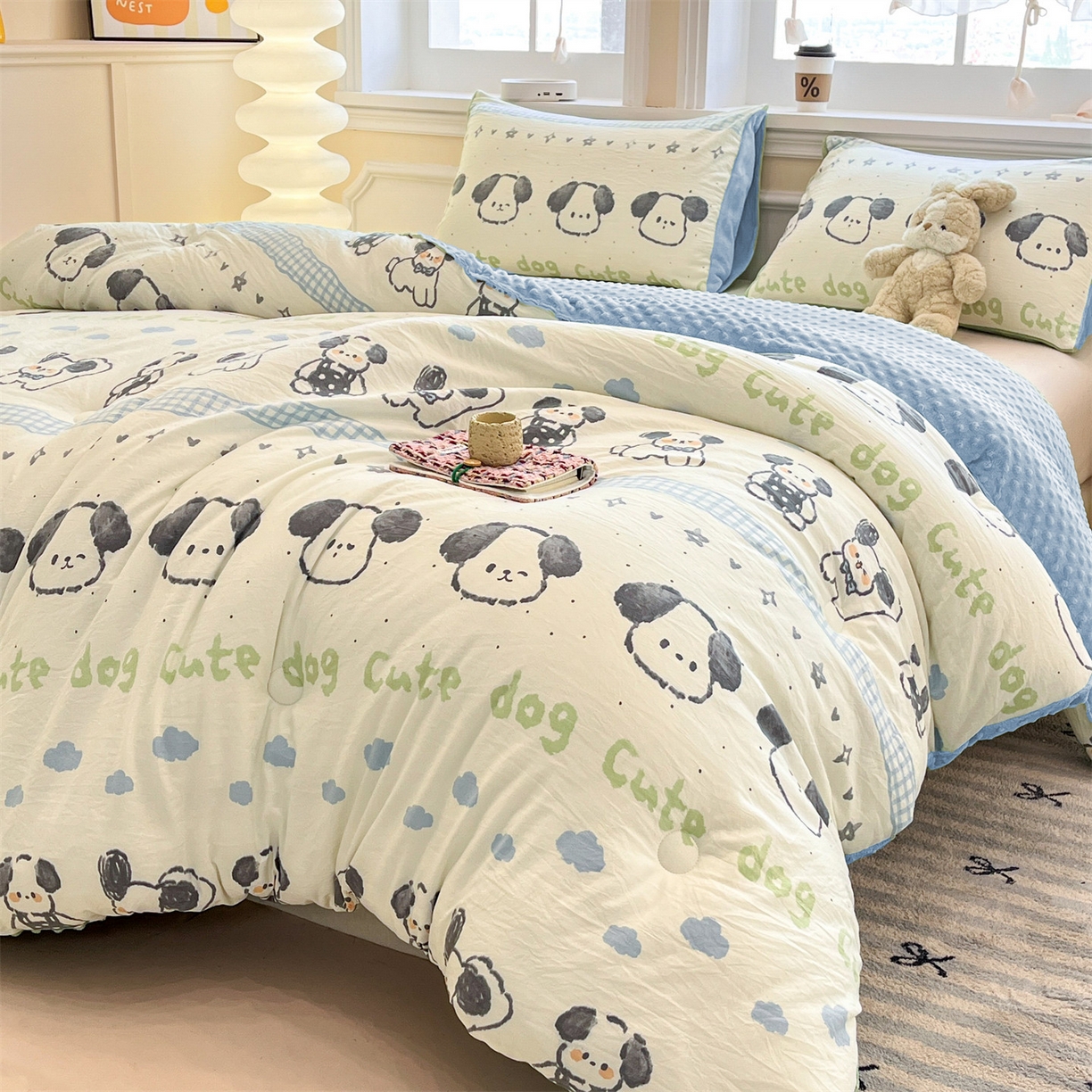 91家纺网 家纺一手货源 找家纺 盛秋家纺 2025新款A类水洗棉水晶绒豆豆被被子被芯 欢乐狗+水蓝