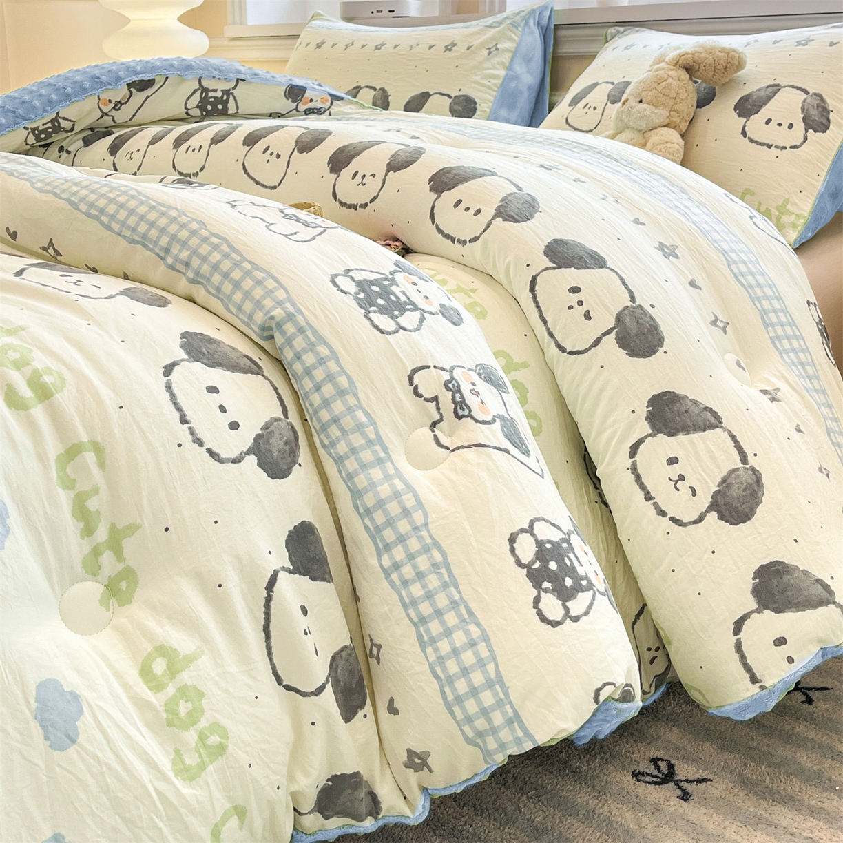 91家纺网 家纺一手货源 找家纺 盛秋家纺 2025新款A类水洗棉水晶绒豆豆被被子被芯 欢乐狗+水蓝