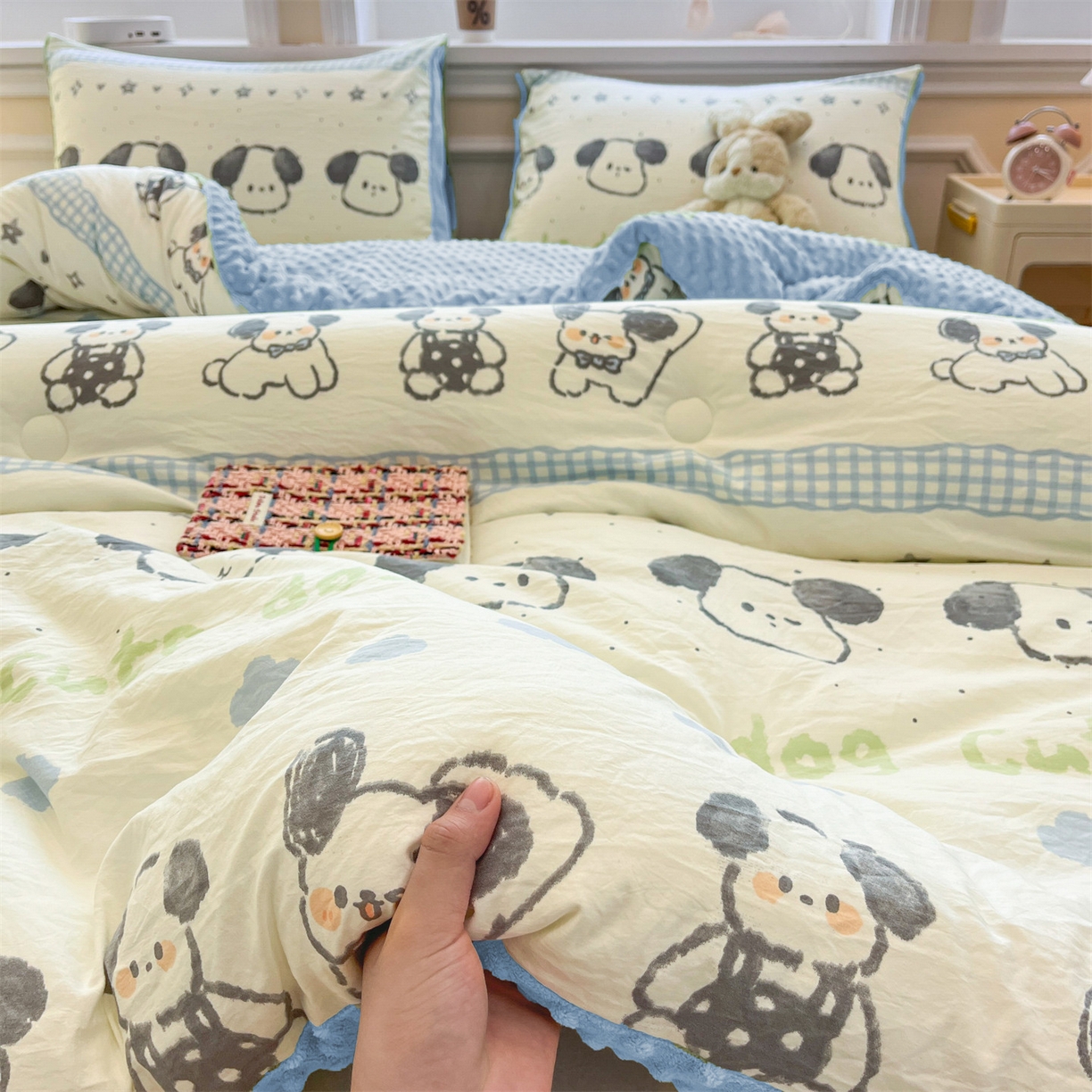 91家纺网 家纺一手货源 找家纺 盛秋家纺 2025新款A类水洗棉水晶绒豆豆被被子被芯 欢乐狗+水蓝