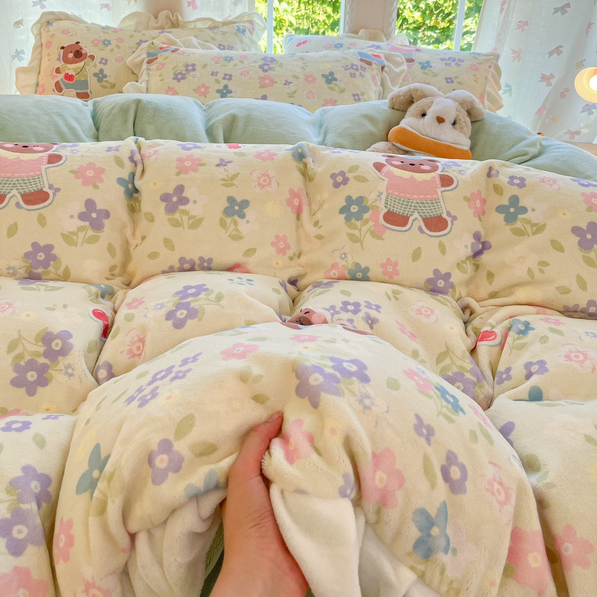 91家纺网 家纺一手货源 找家纺 慕澄家居 2025新款花边款牛奶绒印花四件套 花边款-快乐卡皮