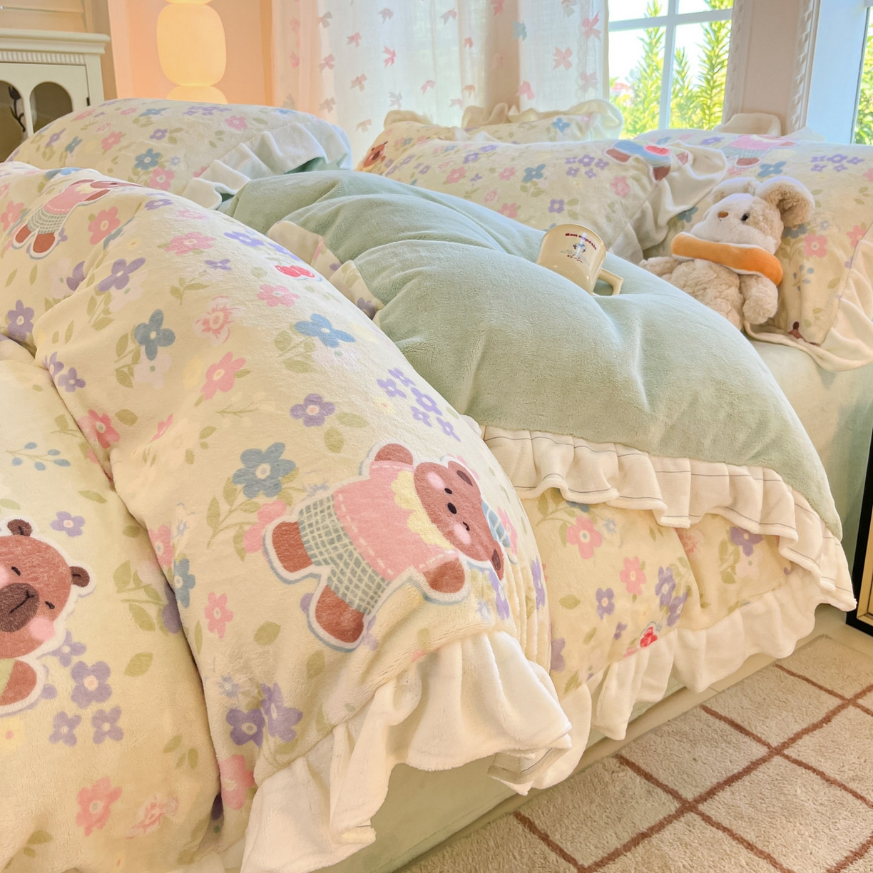 91家纺网 家纺一手货源 找家纺 慕澄家居 2025新款花边款牛奶绒印花四件套 花边款-快乐卡皮