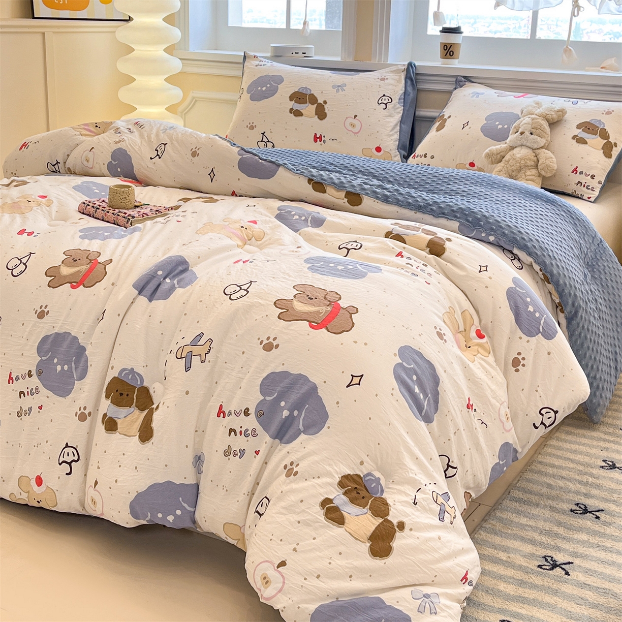 91家纺网 家纺一手货源 找家纺 盛秋家纺 2025新款A类水洗棉水晶绒豆豆被被子被芯 开心乐园+月光蓝