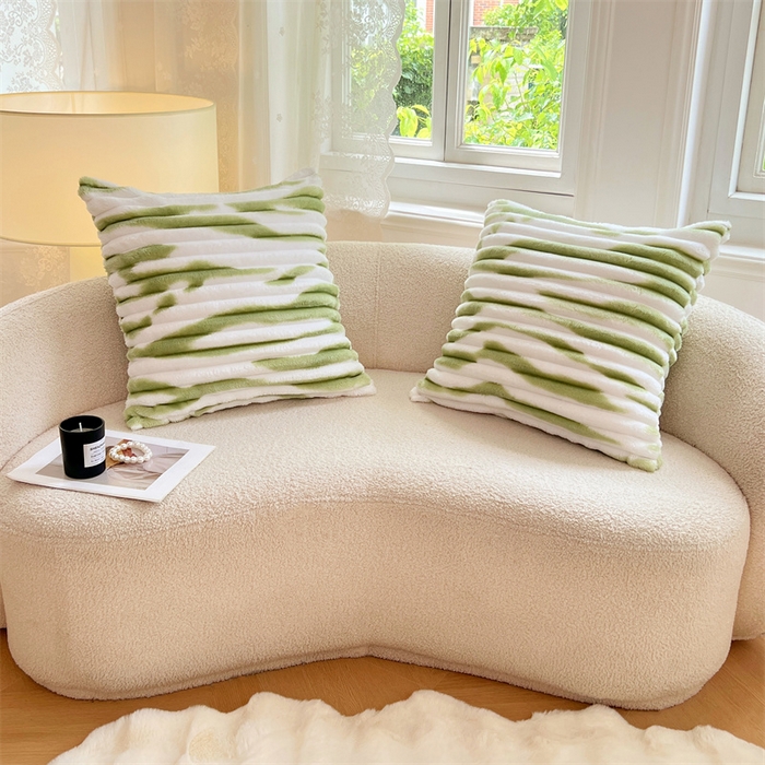 91家纺网 家纺一手货源 找家纺 圣比熊 2025新款法莱绒抱枕套法兰绒枕套宿舍枕芯套兔毛绒枕头套-抽条 法莱绒抽条-梦幻果绿