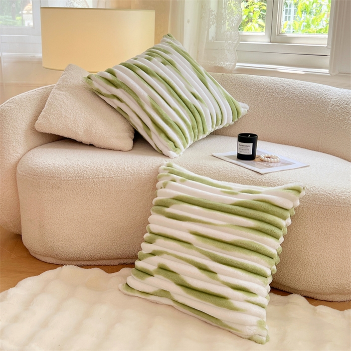 91家纺网 家纺一手货源 找家纺 圣比熊 2025新款法莱绒抱枕套法兰绒枕套宿舍枕芯套兔毛绒枕头套-抽条 法莱绒抽条-梦幻果绿