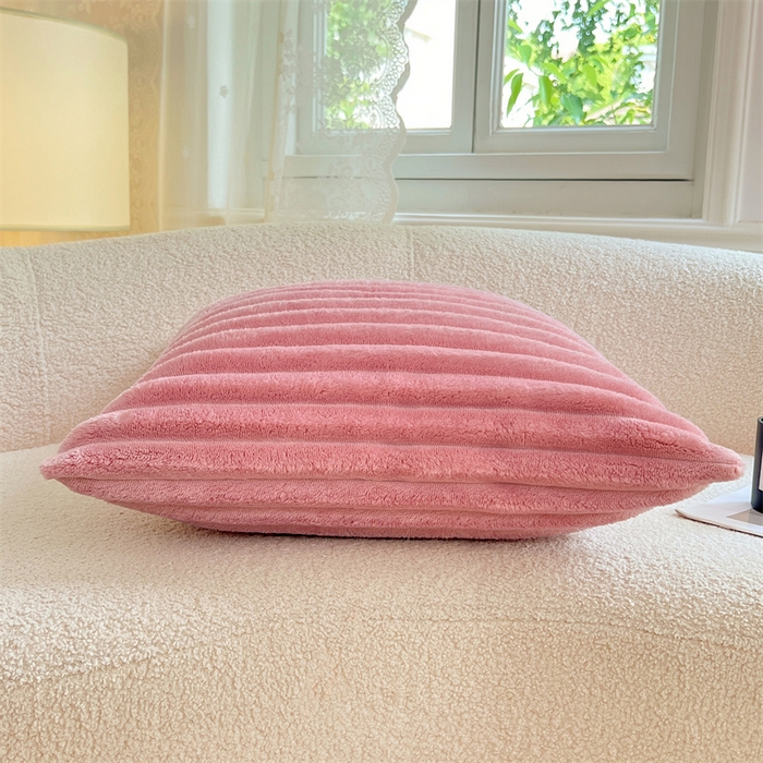 91家纺网 家纺一手货源 找家纺 圣比熊 2025新款法莱绒抱枕套法兰绒枕套宿舍枕芯套兔毛绒枕头套-抽条 法莱绒抽条-云梦粉