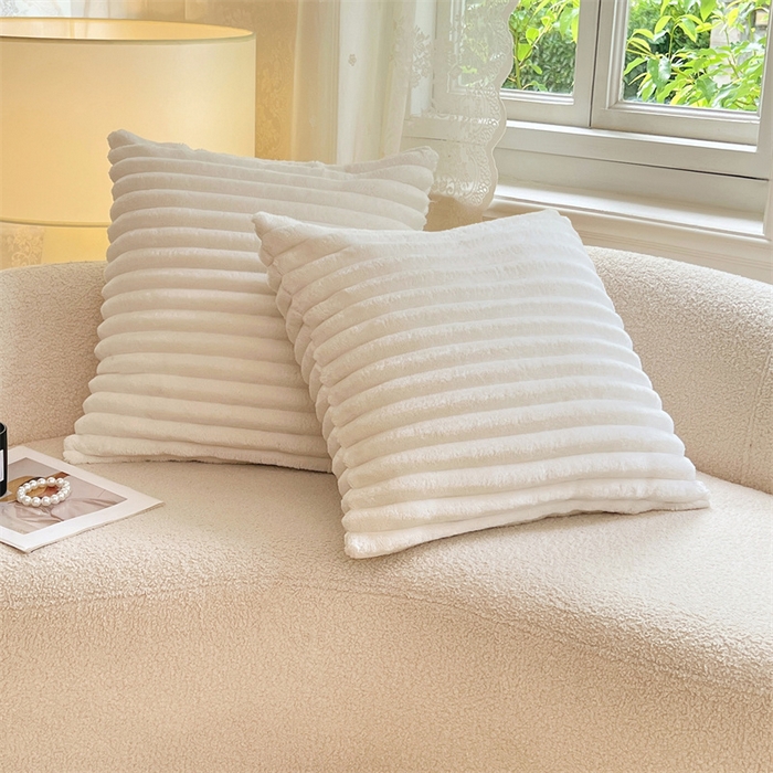 91家纺网 家纺一手货源 找家纺 圣比熊 2025新款法莱绒抱枕套法兰绒枕套宿舍枕芯套兔毛绒枕头套-抽条 法莱绒抽条-晨曦白