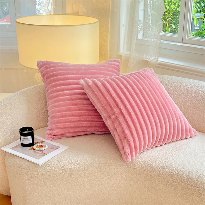 91家纺网 家纺一手货源 找家纺 圣比熊 2025新款法莱绒抱枕套法兰绒枕套宿舍枕芯套兔毛绒枕头套-抽条 法莱绒抽条-云梦粉