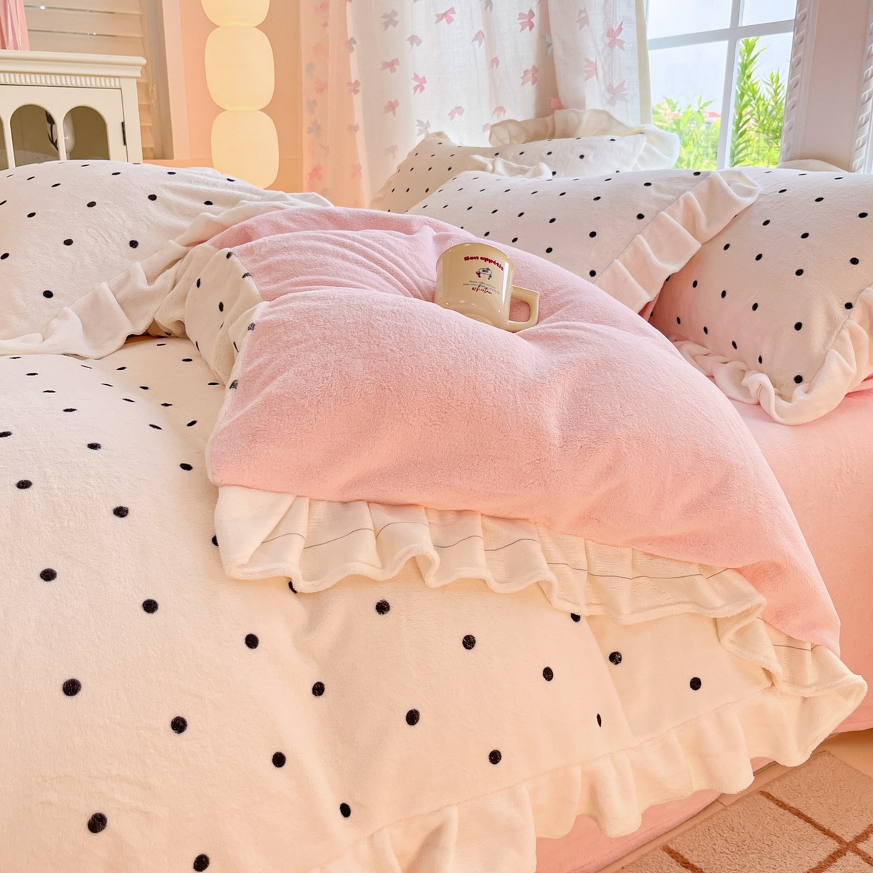 91家纺网 家纺一手货源 找家纺 慕澄家居 2025新款花边款牛奶绒印花四件套 花边款-浪漫波点