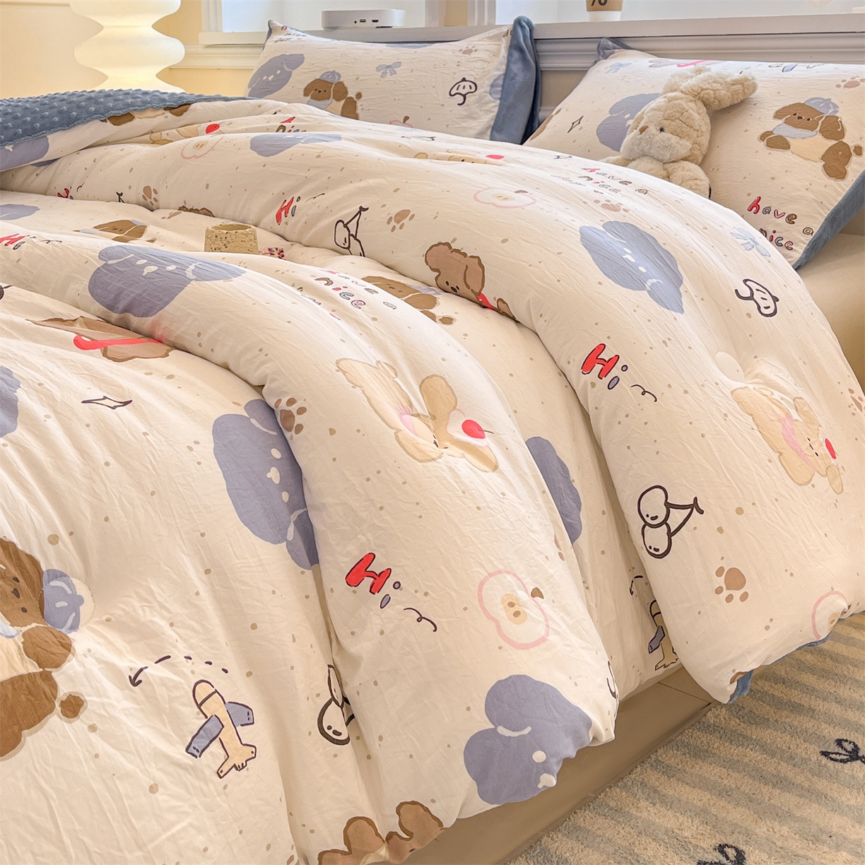 91家纺网 家纺一手货源 找家纺 盛秋家纺 2025新款A类水洗棉水晶绒豆豆被被子被芯 开心乐园+月光蓝