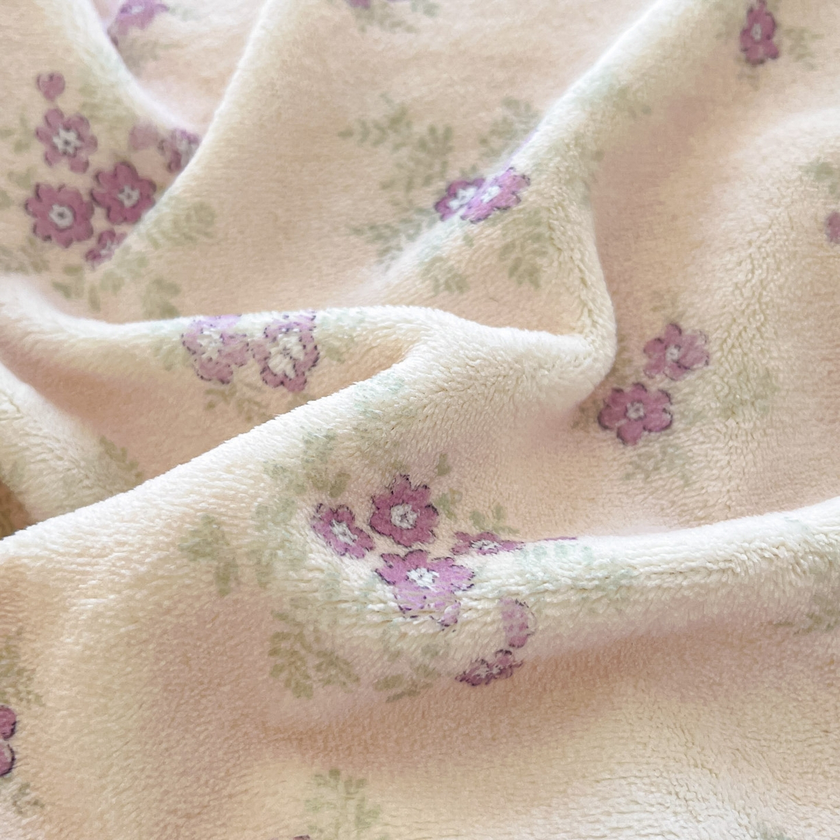 91家纺网 家纺一手货源 找家纺 慕澄家居 2025新款花边款牛奶绒印花四件套 花边款-梦幻花语