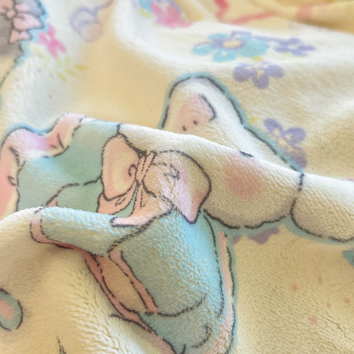 91家纺网 家纺一手货源 找家纺 慕澄家居 2025新款花边款牛奶绒印花四件套 花边款-奶奶可爱