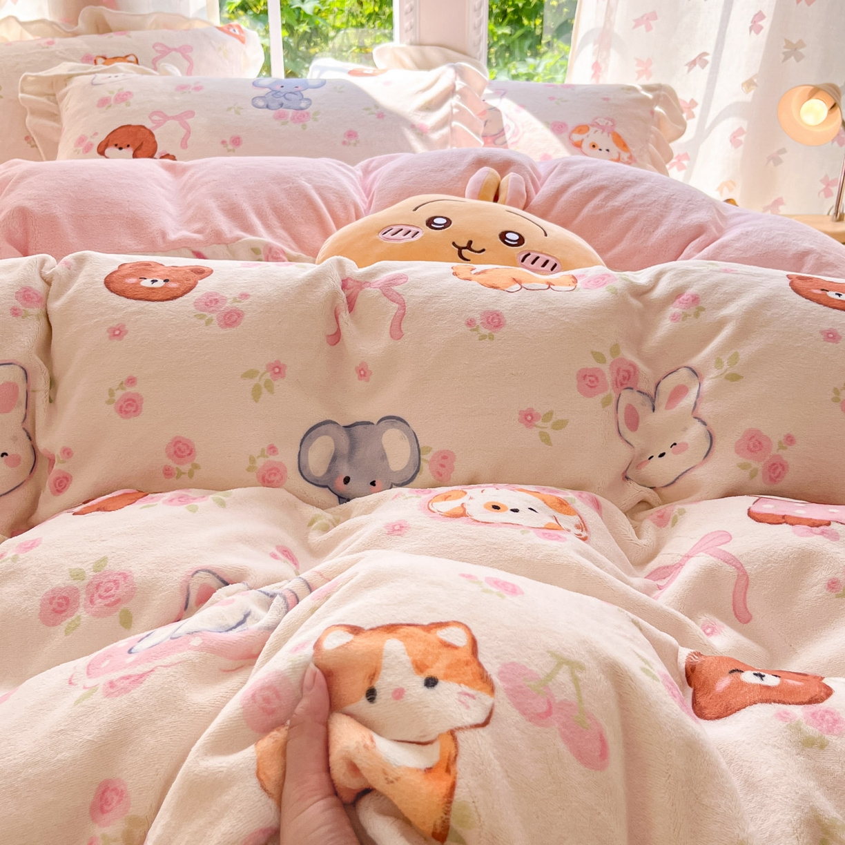 91家纺网 家纺一手货源 找家纺 慕澄家居 2025新款花边款牛奶绒印花四件套 花边款-碎花小汪