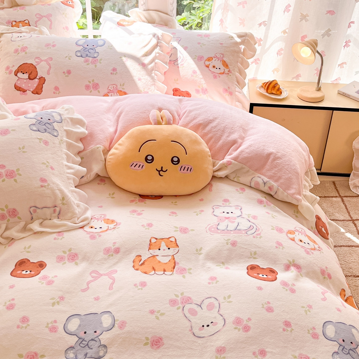 91家纺网 家纺一手货源 找家纺 慕澄家居 2025新款花边款牛奶绒印花四件套 花边款-碎花小汪