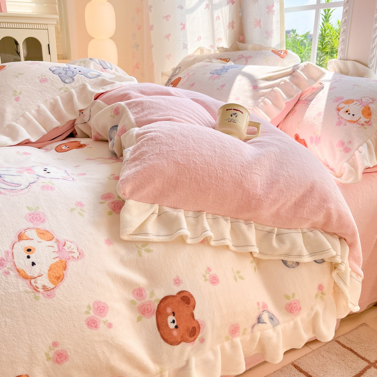 91家纺网 家纺一手货源 找家纺 慕澄家居 2025新款花边款牛奶绒印花四件套 花边款-碎花小汪