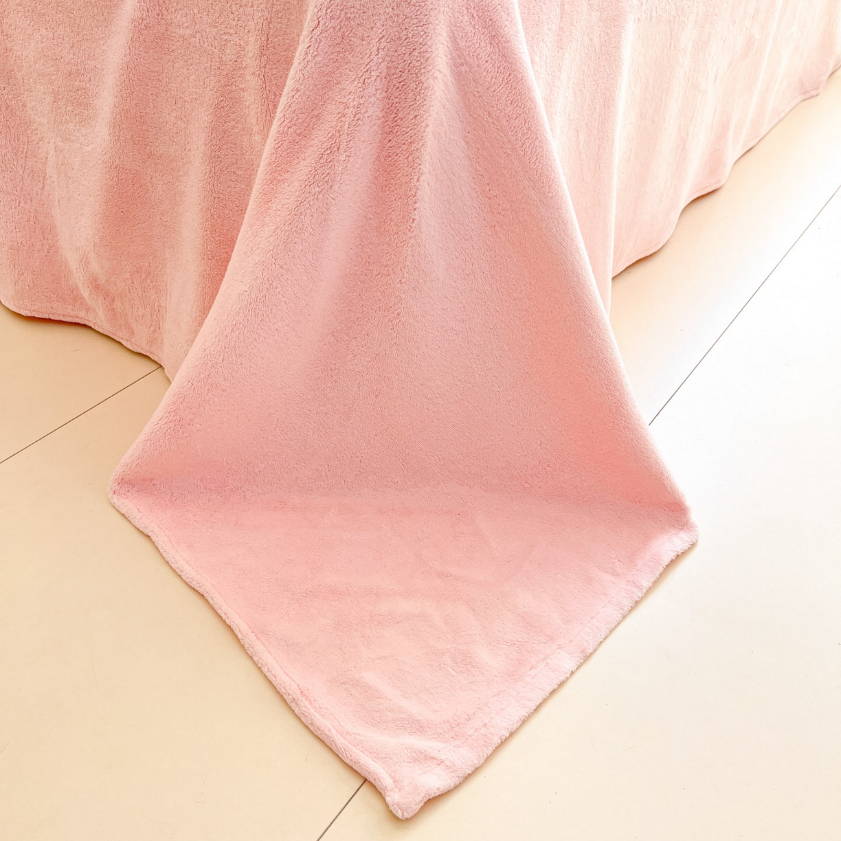 91家纺网 家纺一手货源 找家纺 慕澄家居 2025新款花边款牛奶绒印花四件套 花边款-碎花小汪