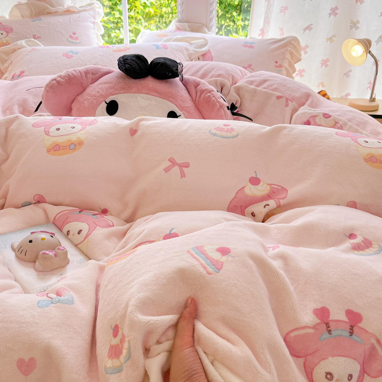 91家纺网 家纺一手货源 找家纺 慕澄家居 2025新款花边款牛奶绒印花四件套 花边款-甜品美乐蒂