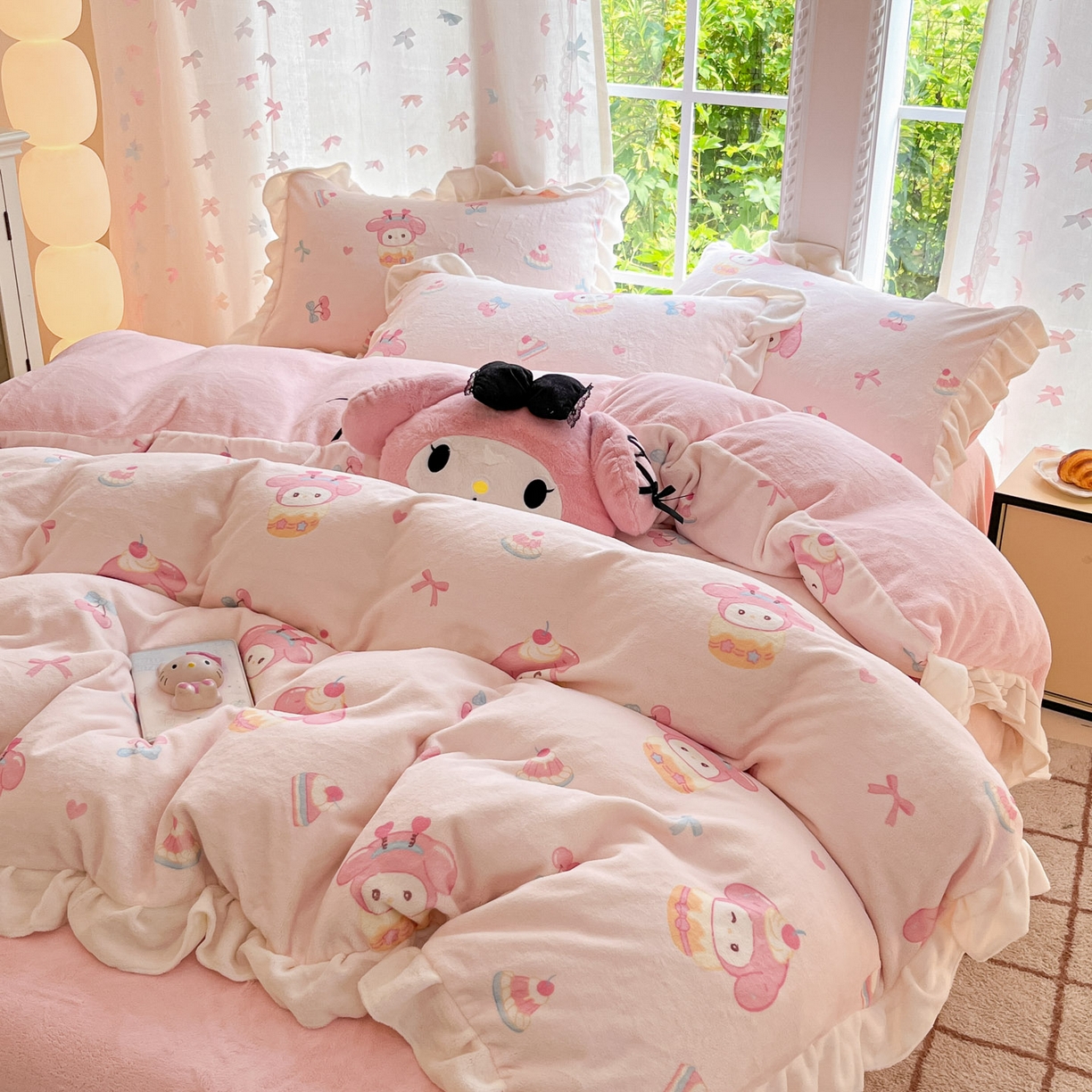 91家纺网 家纺一手货源 找家纺 慕澄家居 2025新款花边款牛奶绒印花四件套 花边款-甜品美乐蒂