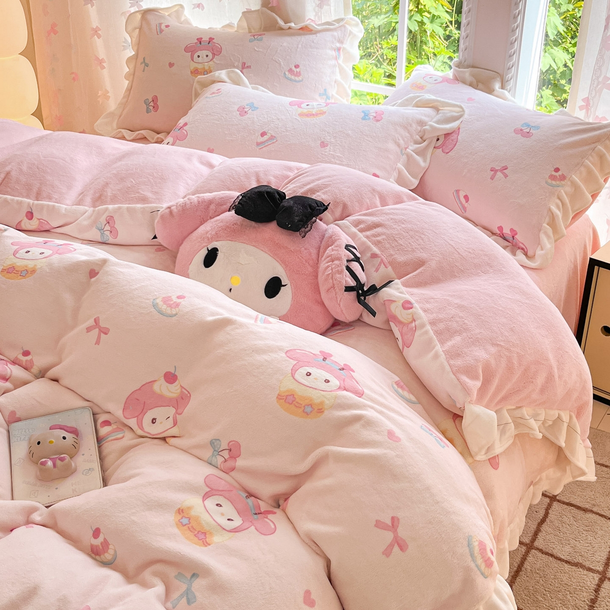 91家纺网 家纺一手货源 找家纺 慕澄家居 2025新款花边款牛奶绒印花四件套 花边款-甜品美乐蒂